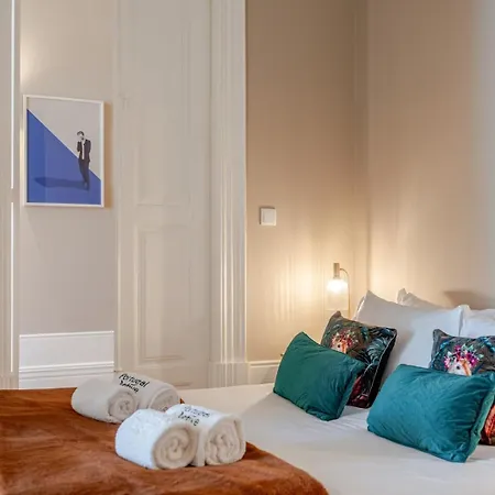 Classic Meets Modern - Downtown Balcony Retreat * Porto