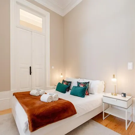Classic Meets Modern - Downtown Balcony Retreat * Porto