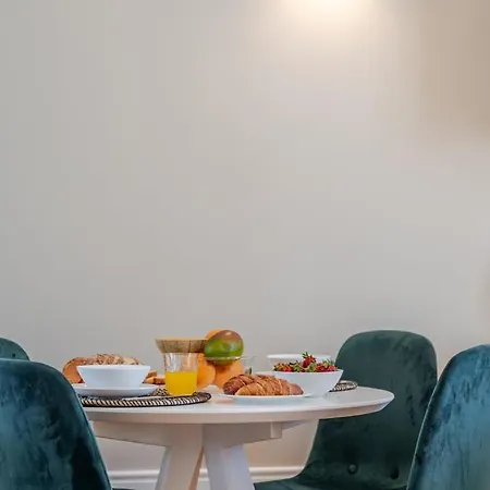 Apartamento Classic Meets Modern - Downtown Balcony Retreat Oporto