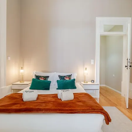 Classic Meets Modern - Downtown Balcony Retreat * Porto