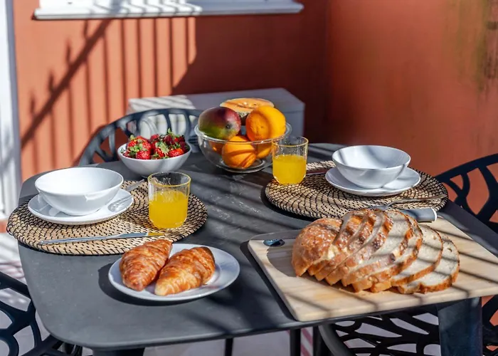 Classic Meets Modern - Downtown Balcony Retreat * Porto