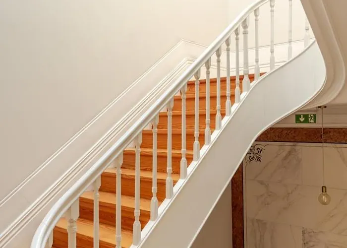 Classic Meets Modern - Downtown Balcony Retreat Apartman Porto