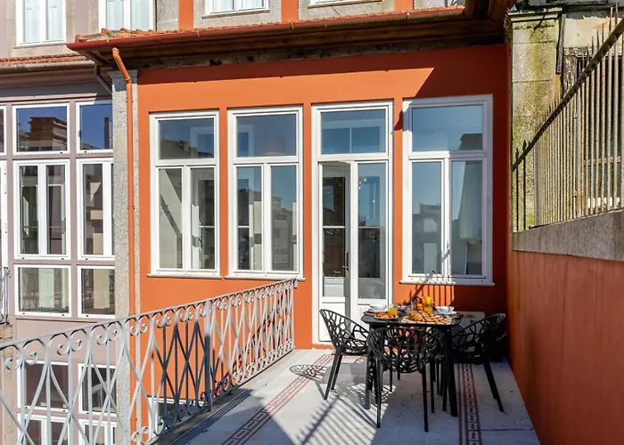 Classic Meets Modern - Downtown Balcony Retreat