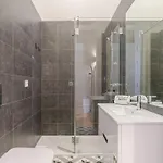Classic Meets Modern - Downtown Balcony Retreat Porto