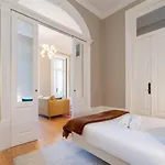 Classic Meets Modern - Downtown Balcony Retreat * Porto