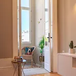 Classic Meets Modern - Downtown Balcony Retreat *