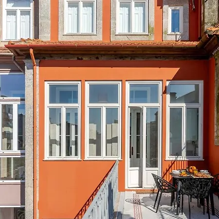 Classic Meets Modern - Downtown Balcony Retreat Lägenhet *
