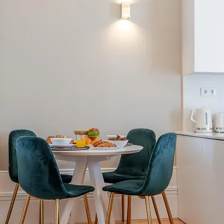 Lägenhet Classic Meets Modern - Downtown Balcony Retreat