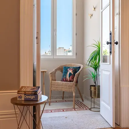 Lägenhet Classic Meets Modern - Downtown Balcony Retreat Oporto