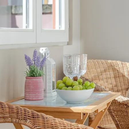 Lägenhet Classic Meets Modern - Downtown Balcony Retreat