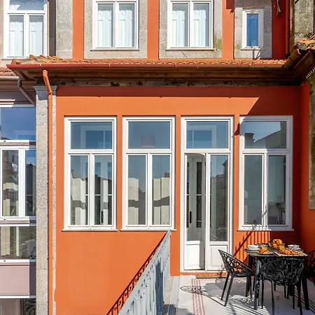 Classic Meets Modern - Downtown Balcony Retreat Lägenhet *