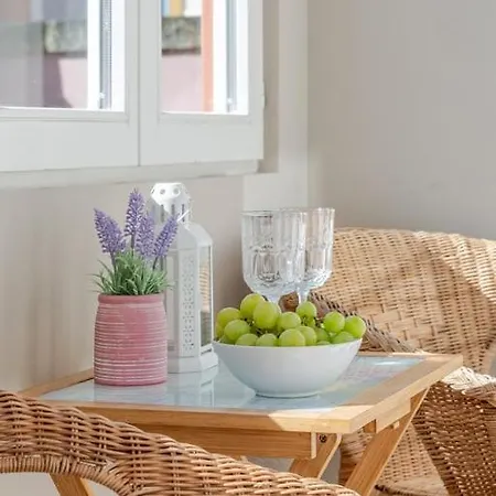 Classic Meets Modern - Downtown Balcony Retreat * Πόρτο