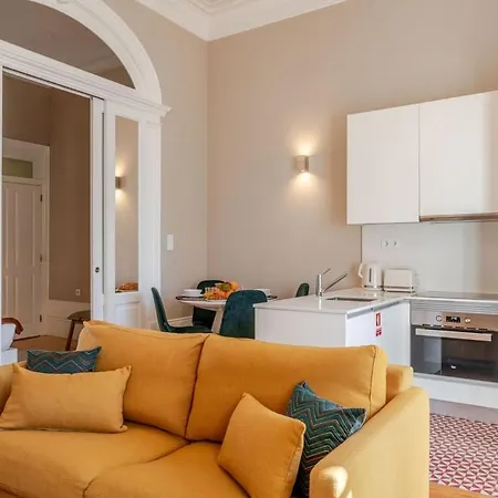 Classic Meets Modern - Downtown Balcony Retreat * Oporto