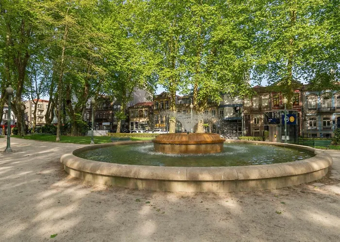 Appartement Classic Meets Modern - Downtown Balcony Retreat