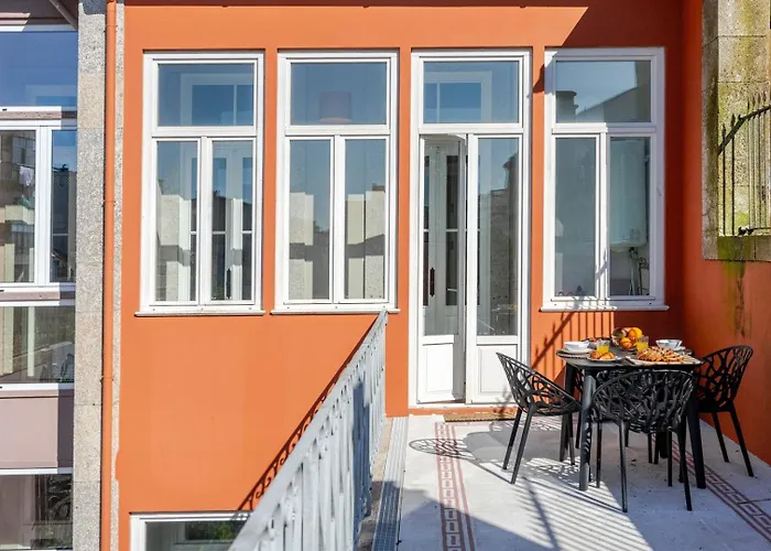 Classic Meets Modern - Downtown Balcony Retreat