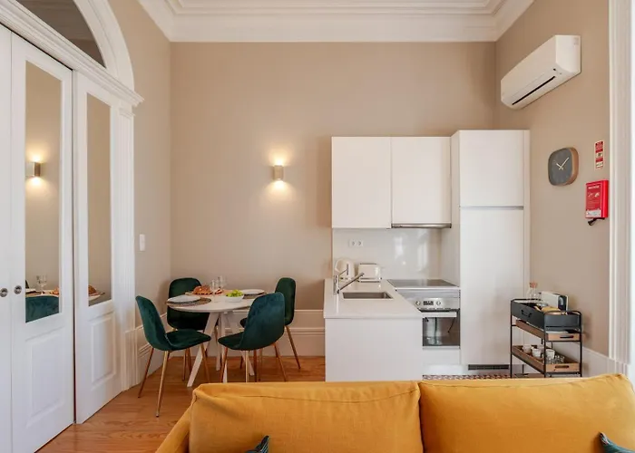 Classic Meets Modern - Downtown Balcony Retreat Appartement *