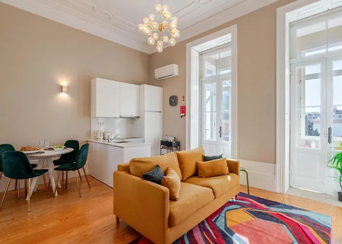 아파트 Classic Meets Modern - Downtown Balcony Retreat