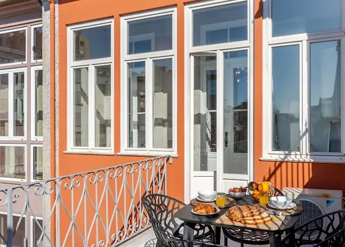 Classic Meets Modern - Downtown Balcony Retreat * Πόρτο