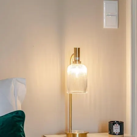 Classic Meets Modern - Downtown Balcony Retreat *