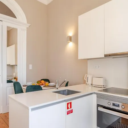 Classic Meets Modern - Downtown Balcony Retreat