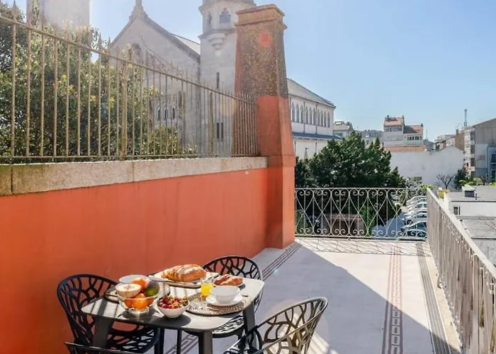 Classic Meets Modern - Downtown Balcony Retreat Lejlighed