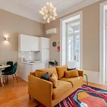 Lägenhet Classic Meets Modern - Downtown Balcony Retreat