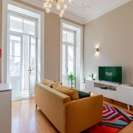 Classic Meets Modern - Downtown Balcony Retreat Апартаменты Порту
